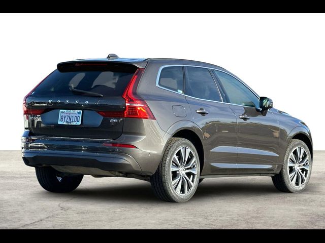 2022 Volvo XC60 Momentum