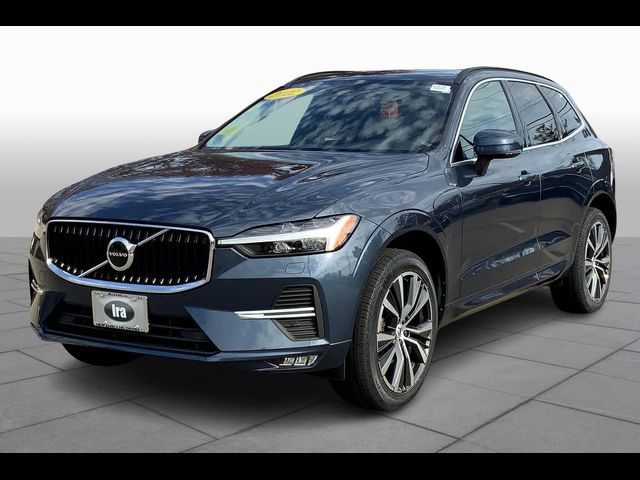 2022 Volvo XC60 Momentum