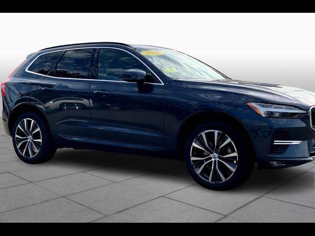 2022 Volvo XC60 Momentum