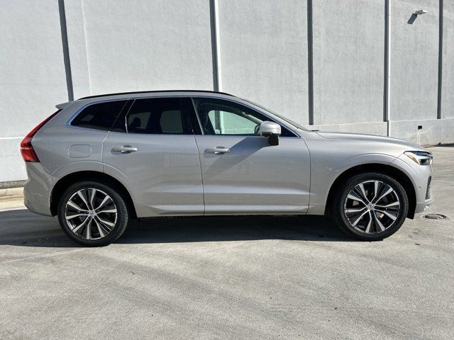 2022 Volvo XC60 Momentum