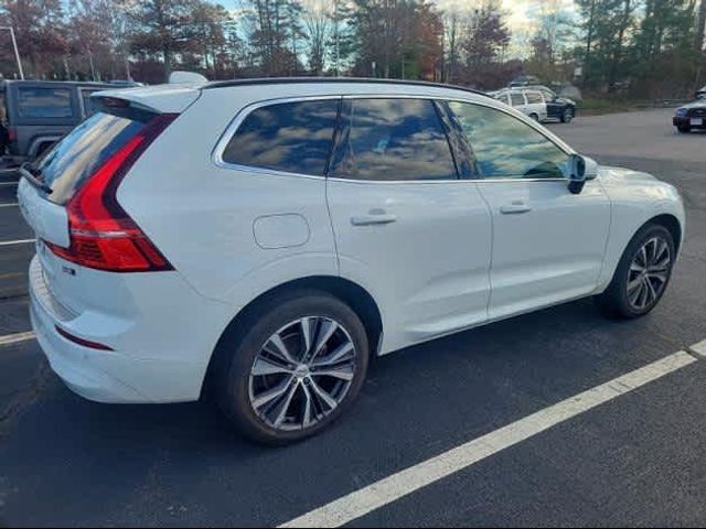 2022 Volvo XC60 Momentum