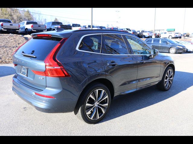 2022 Volvo XC60 Momentum