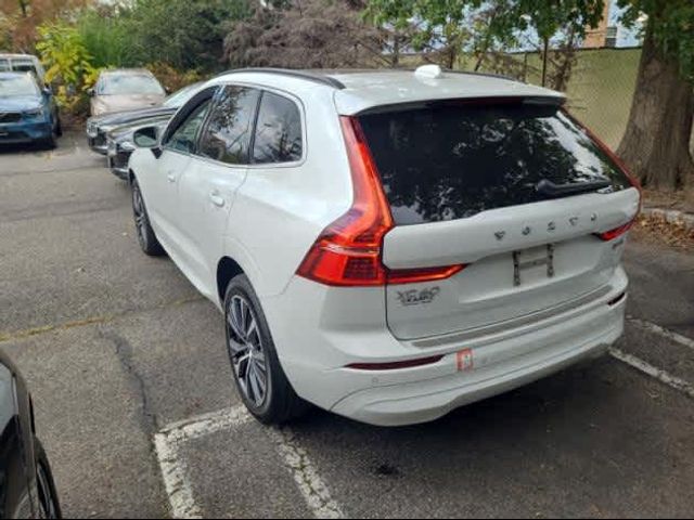 2022 Volvo XC60 Momentum