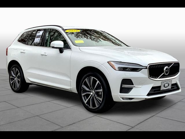 2022 Volvo XC60 Momentum