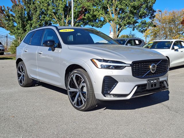 2022 Volvo XC60 R-Design