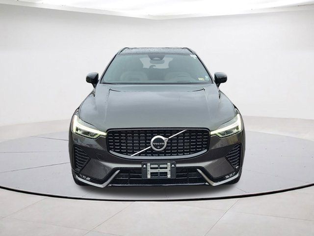 2022 Volvo XC60 R-Design