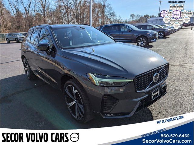 2022 Volvo XC60 R-Design