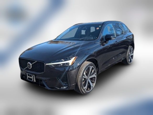 2022 Volvo XC60 R-Design