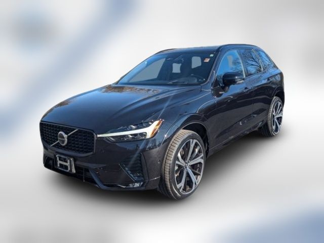 2022 Volvo XC60 R-Design