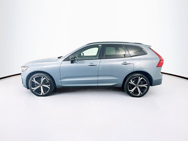 2022 Volvo XC60 R-Design