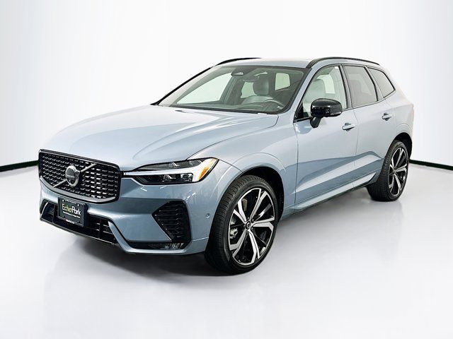 2022 Volvo XC60 R-Design