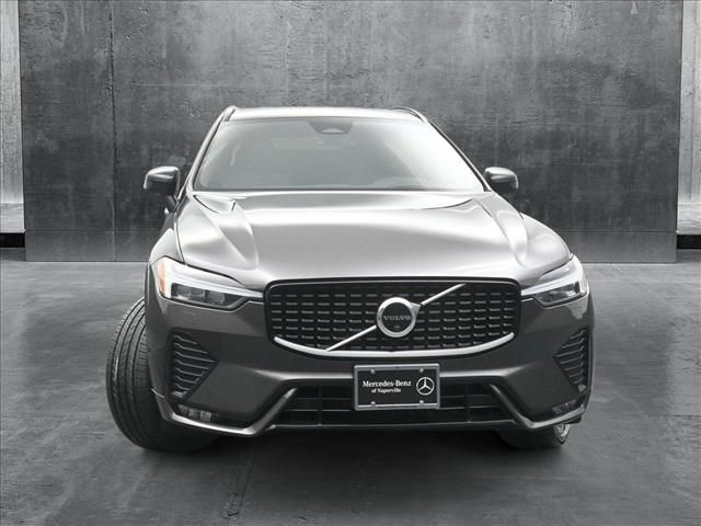 2022 Volvo XC60 R-Design