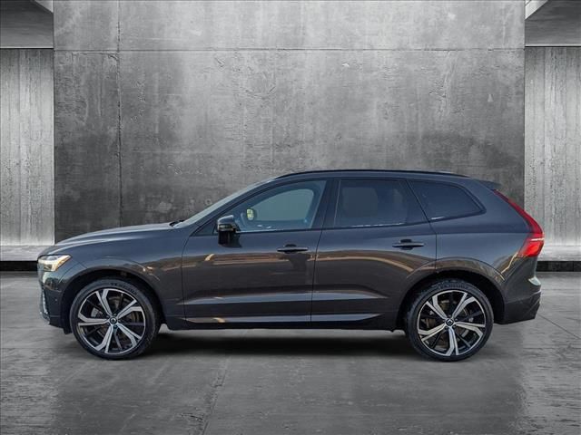 2022 Volvo XC60 R-Design