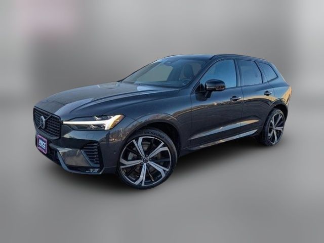 2022 Volvo XC60 R-Design