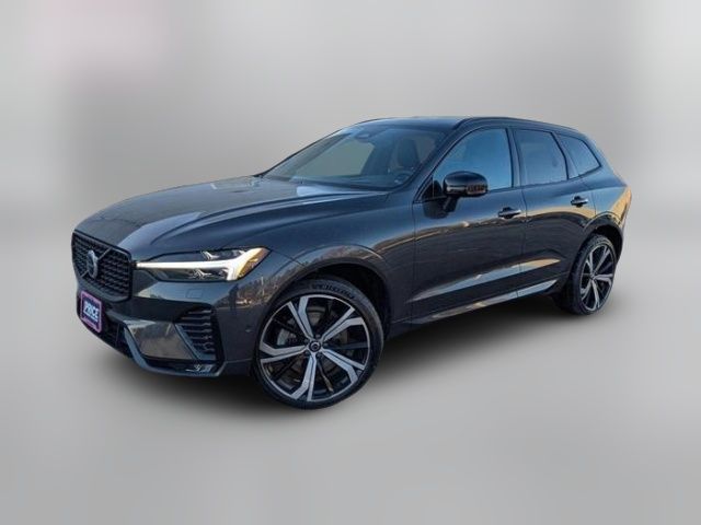 2022 Volvo XC60 R-Design