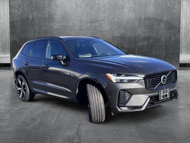 2022 Volvo XC60 R-Design