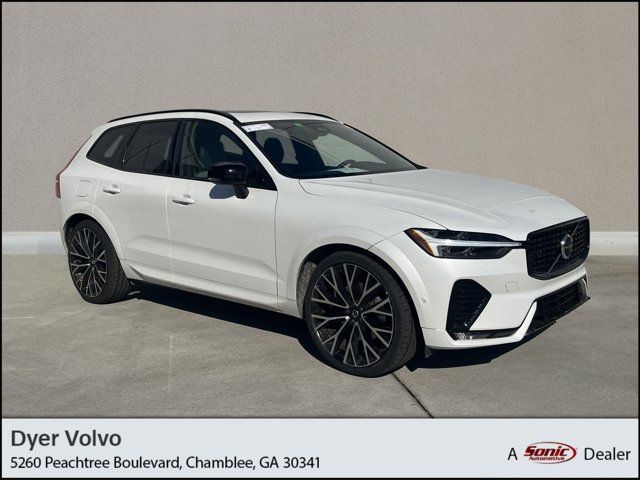 2022 Volvo XC60 R-Design