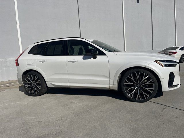 2022 Volvo XC60 R-Design