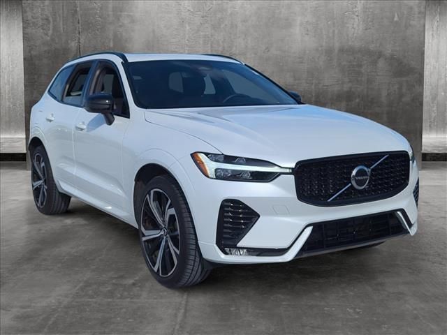 2022 Volvo XC60 R-Design