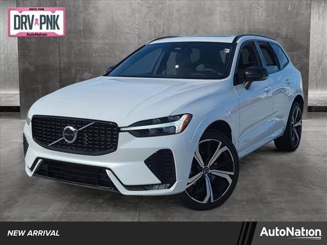 2022 Volvo XC60 R-Design