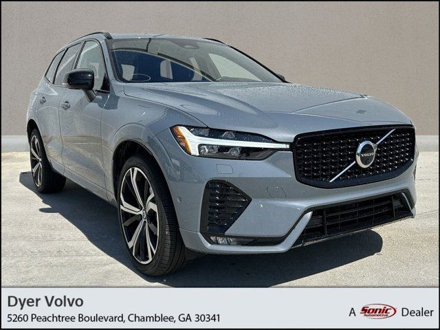 2022 Volvo XC60 R-Design