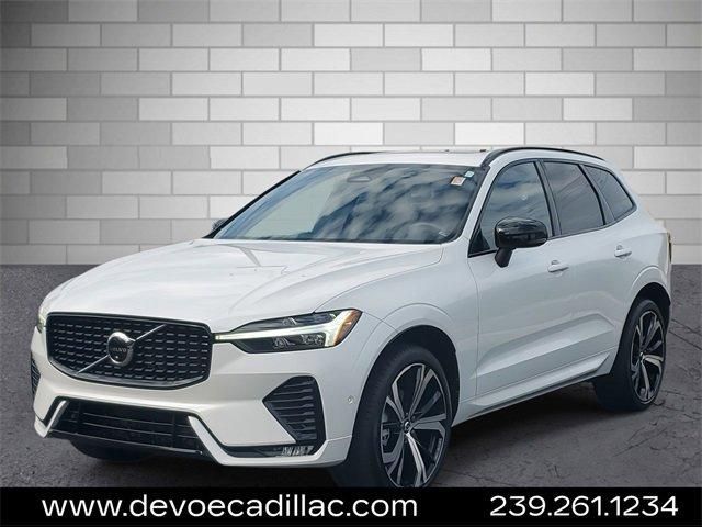 2022 Volvo XC60 R-Design