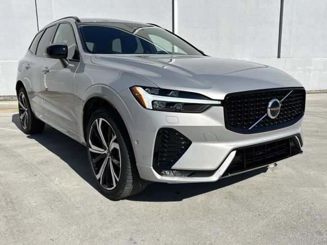 2022 Volvo XC60 R-Design