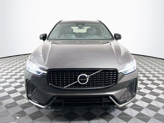 2022 Volvo XC60 R-Design