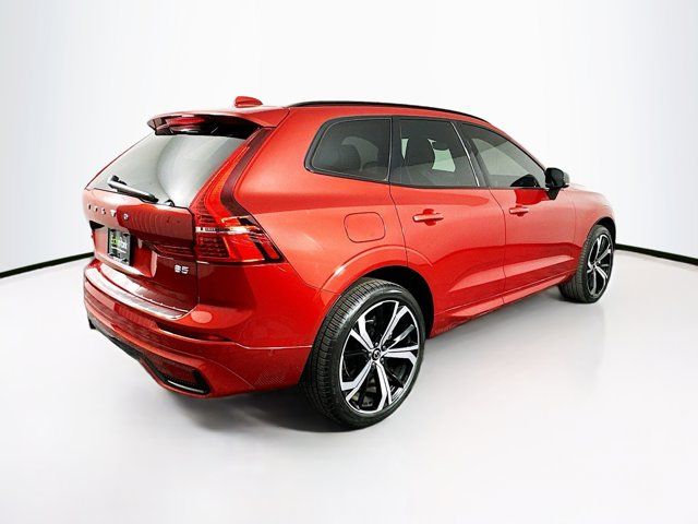 2022 Volvo XC60 R-Design