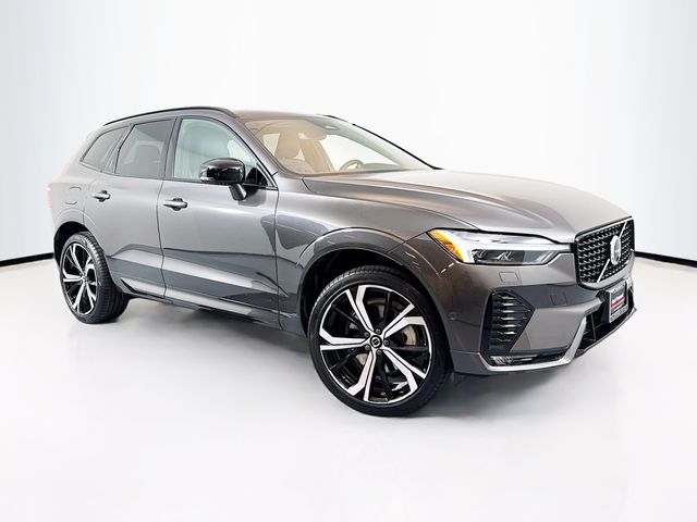 2022 Volvo XC60 R-Design