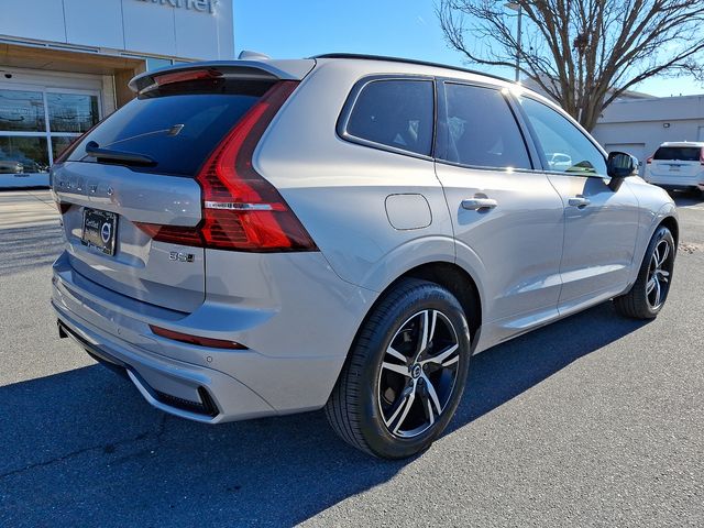 2022 Volvo XC60 R-Design