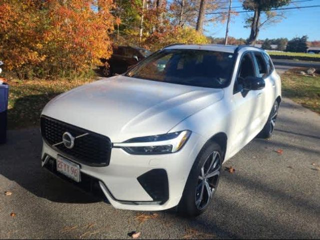 2022 Volvo XC60 R-Design