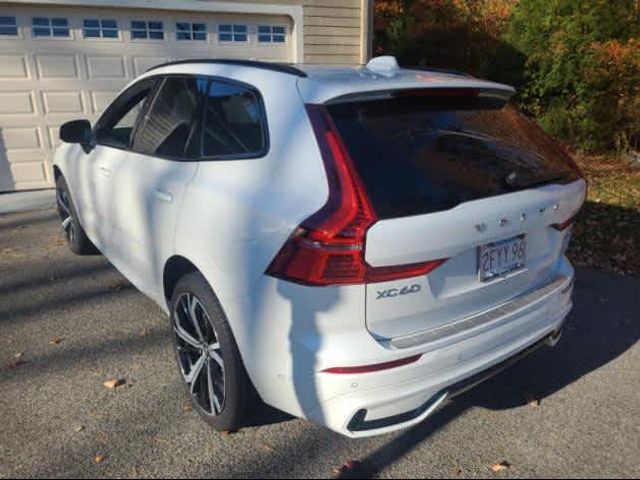 2022 Volvo XC60 R-Design