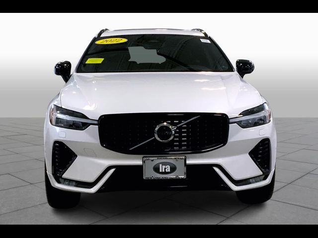 2022 Volvo XC60 R-Design