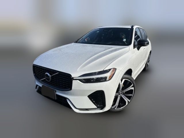 2022 Volvo XC60 R-Design