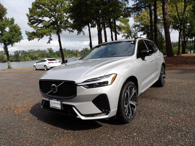 2022 Volvo XC60 R-Design