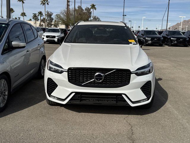 2022 Volvo XC60 R-Design