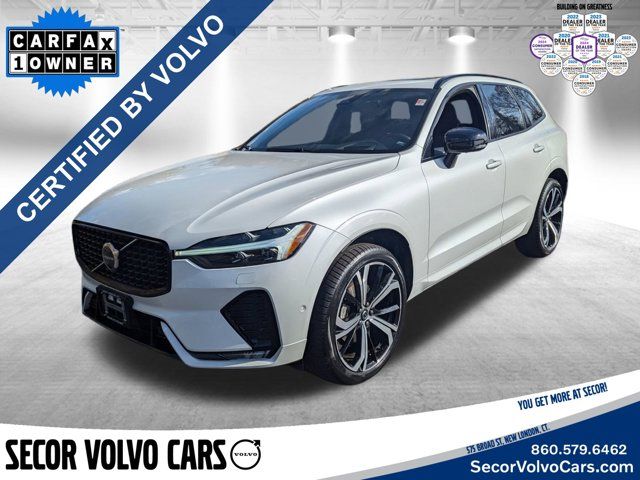 2022 Volvo XC60 R-Design