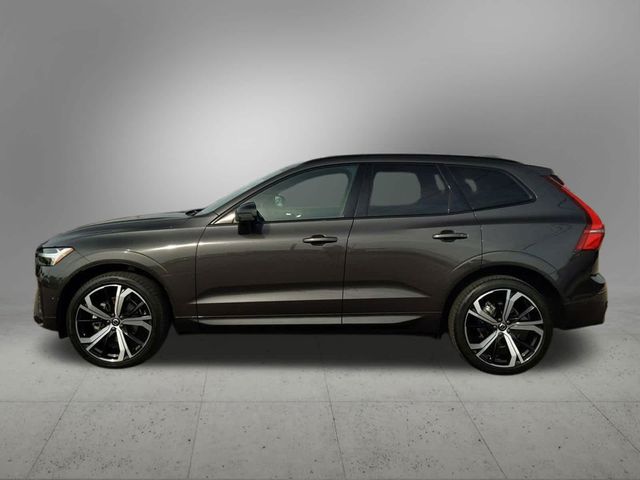 2022 Volvo XC60 R-Design