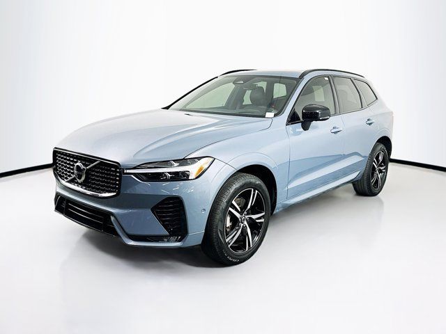 2022 Volvo XC60 R-Design