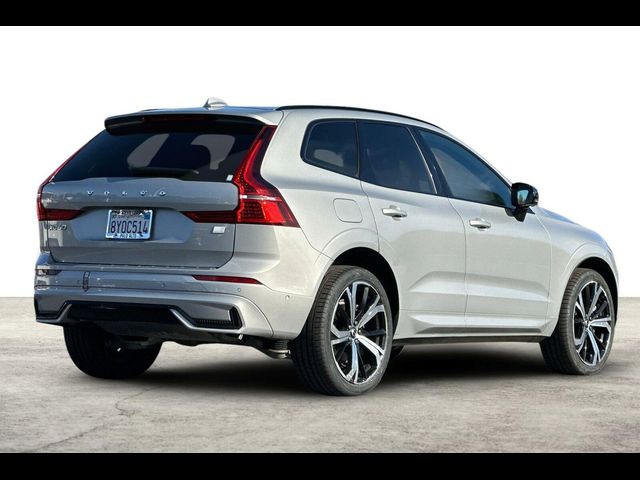 2022 Volvo XC60 Recharge Plug-In Hybrid R-Design