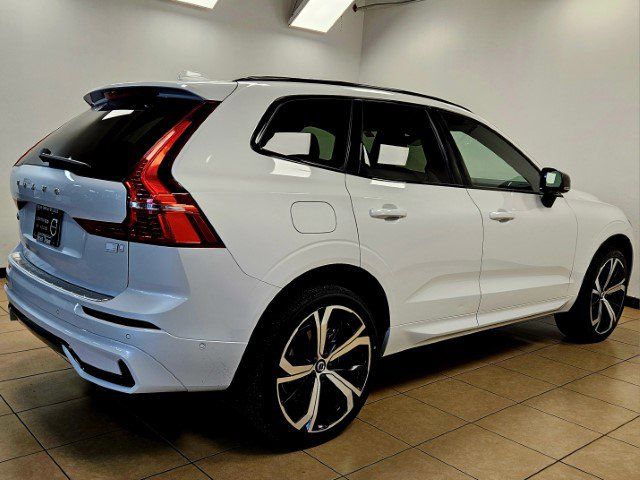 2022 Volvo XC60 Recharge Plug-In Hybrid R-Design