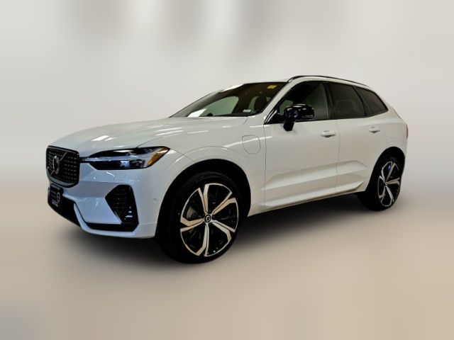 2022 Volvo XC60 Recharge Plug-In Hybrid R-Design