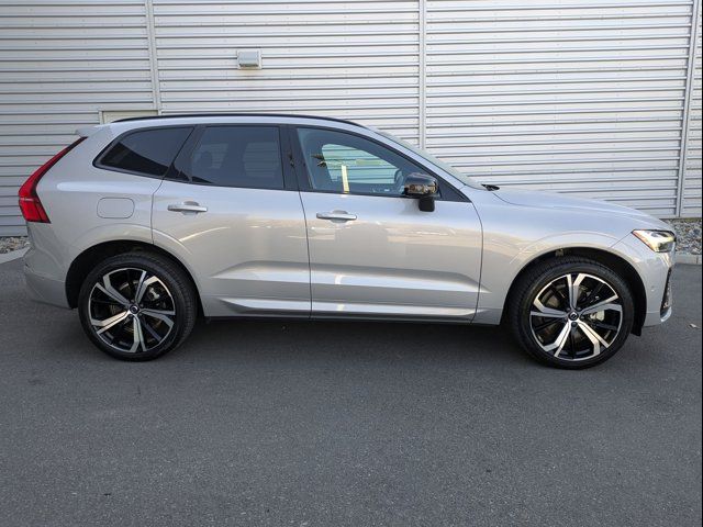 2022 Volvo XC60 Recharge Plug-In Hybrid R-Design