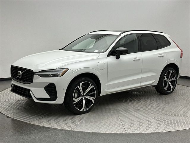 2022 Volvo XC60 Recharge Plug-In Hybrid R-Design