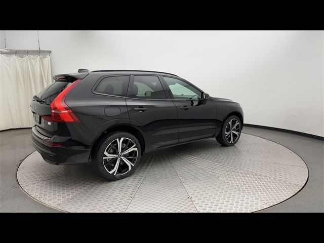 2022 Volvo XC60 Recharge Plug-In Hybrid R-Design