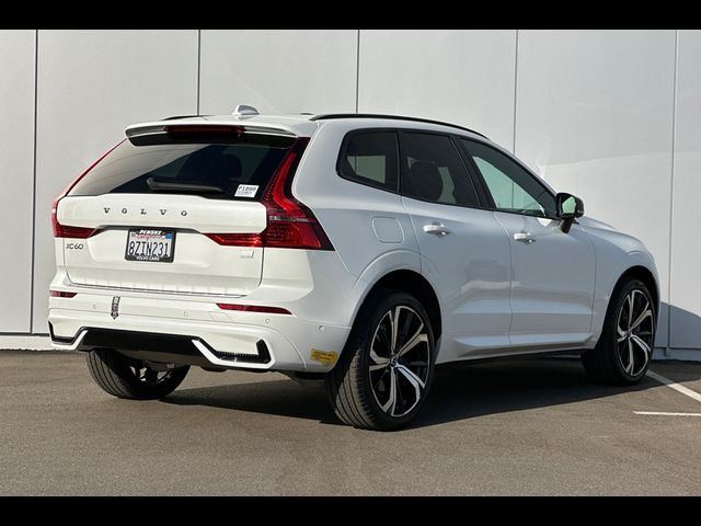 2022 Volvo XC60 Recharge Plug-In Hybrid R-Design