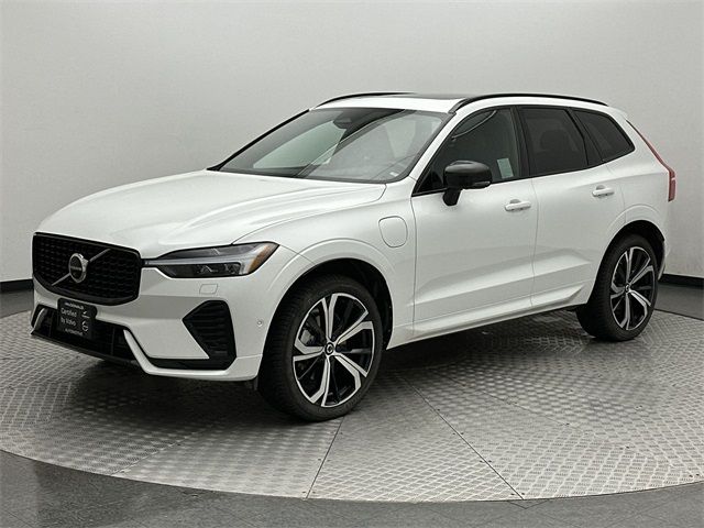 2022 Volvo XC60 Recharge Plug-In Hybrid R-Design