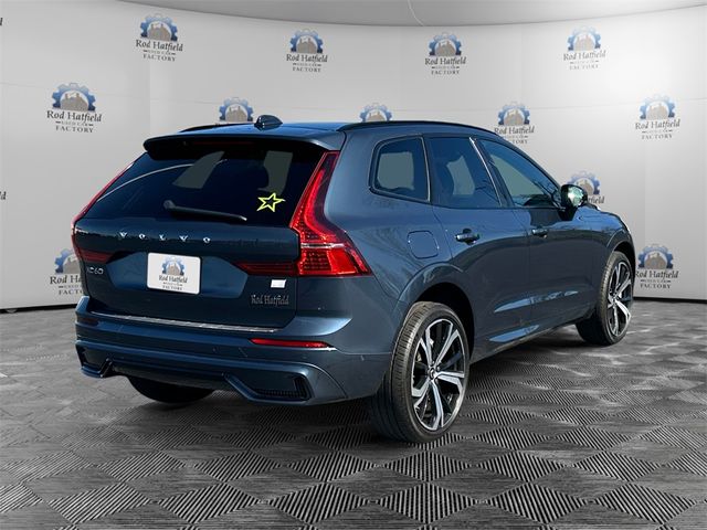 2022 Volvo XC60 Recharge Plug-In Hybrid R-Design