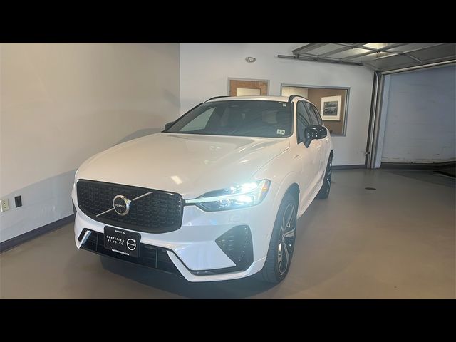 2022 Volvo XC60 Recharge Plug-In Hybrid R-Design